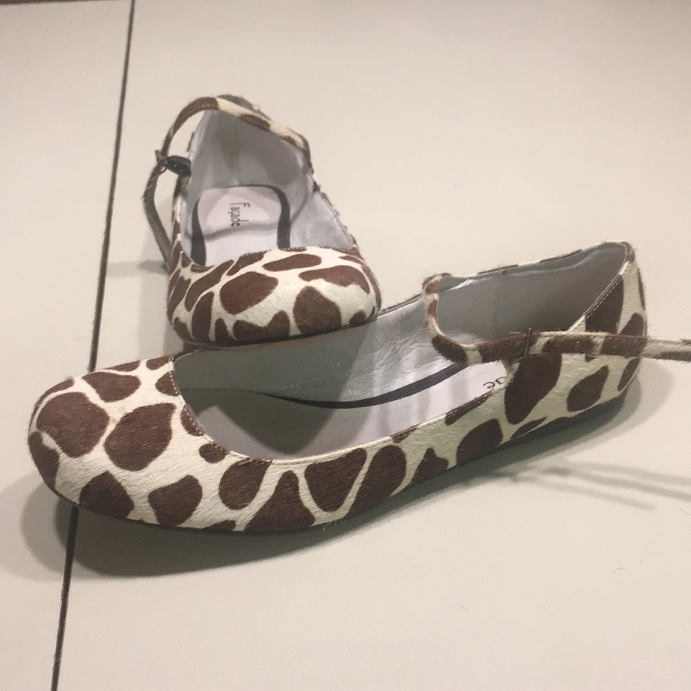 Giraffe Print Flats